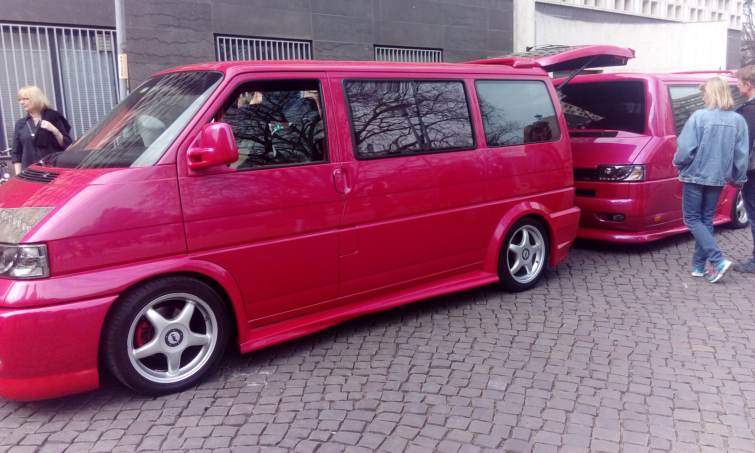 VW Bulli mit Anhänger Umbau unterwegs mit dröppel